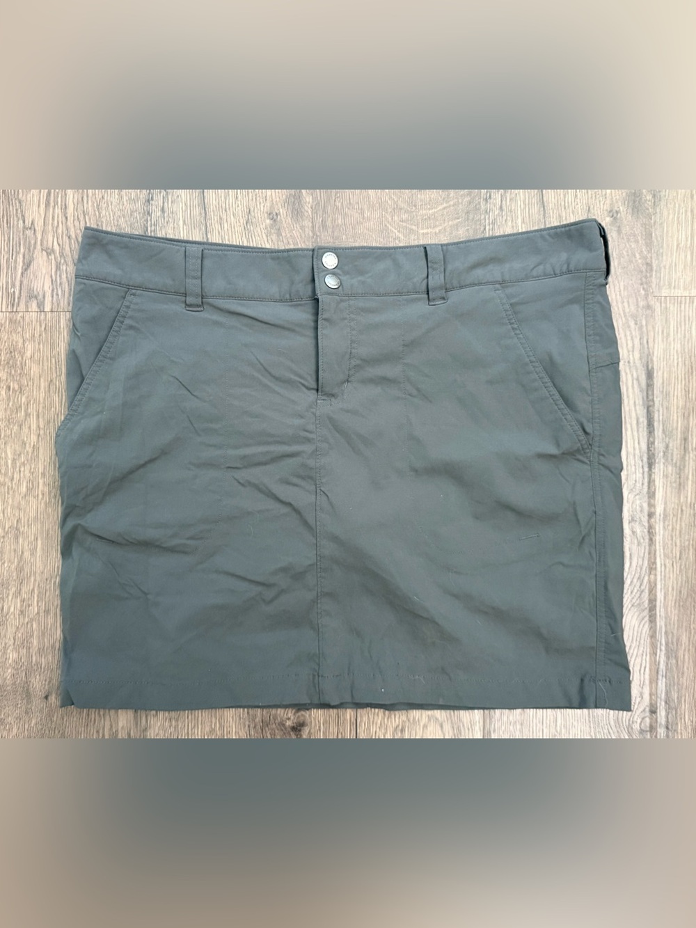 Columbia Women’s Grey Outdoor Omni Shield Hiking Athletic Skort Size 16